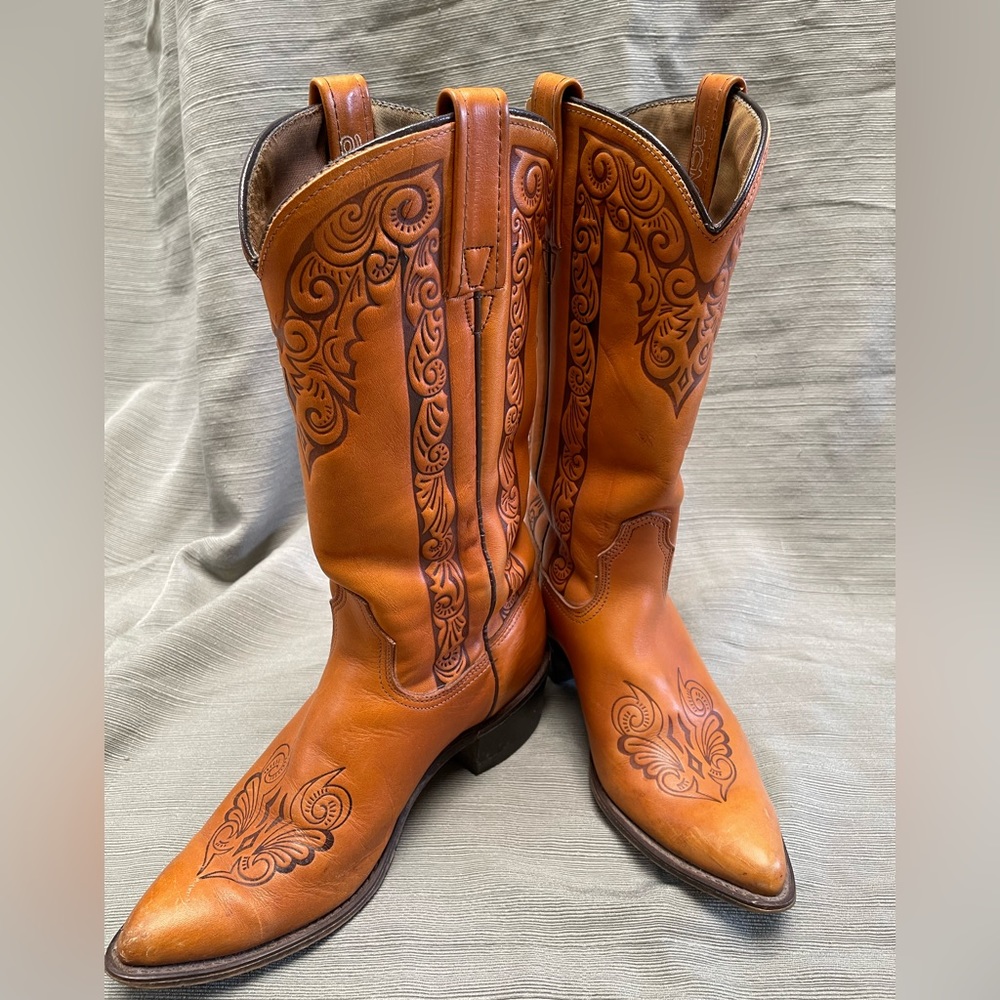 Vintage Acme tooled leather cowgirl boots, size 7.5